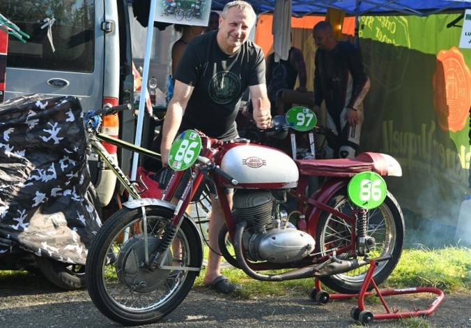 NÁVRAT LEGENDY